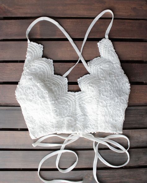 Hochzeit - Malibu White Lace Crop Top