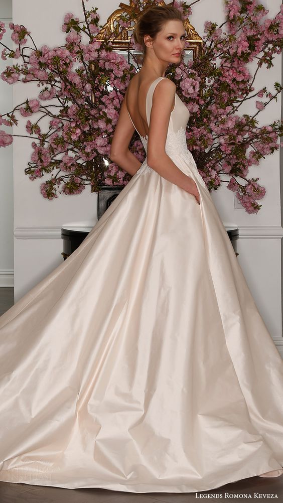 Hochzeit - 10 Tafetta Wedding Gowns That Are Both Sophisticated & Stunning