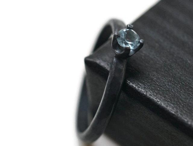 زفاف - Minimalist 3mm Sky Blue Topaz Ring, Gothic Oxidized or Bright Silver, Simple Tiny Gemstone Engagement Jewelry for Women