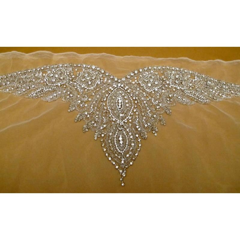 Hochzeit - Crystal Rhinestone Applique for Sweetheart Neckline Strapless Bridal Dresses Wedding Gown - Hand-made Beautiful Dresses