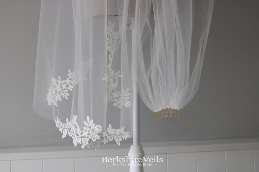 زفاف - Veil - 90'' Ivory Chapel Wedding Veil with Applique lace finishing 