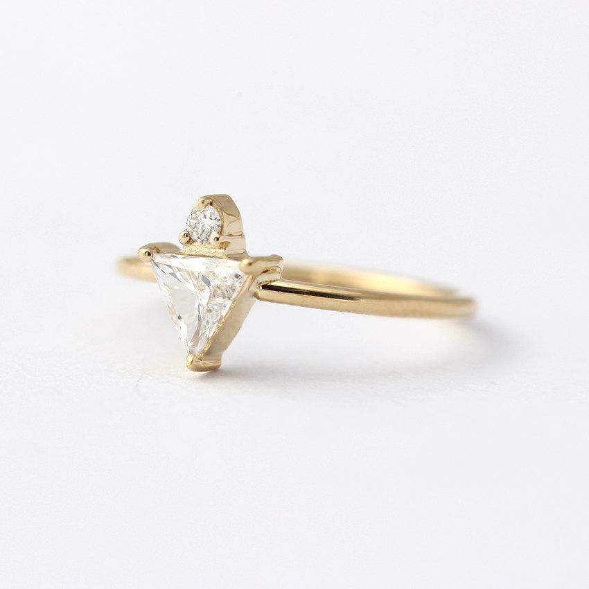 زفاف - Trillion Diamond Engagement Ring with Tiny Round Diamond - Diamond Engagement Ring - 0.3 Carat Trillion Diamond - 18k Solid Gold