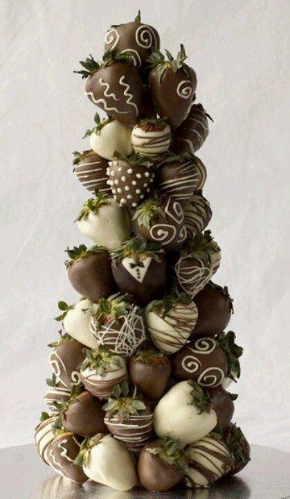 Hochzeit - How To Create A Chocolate Covered Strawberry Tower