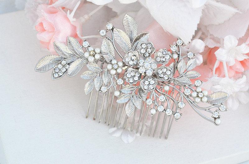 Hochzeit - Bridal glam vintage swarovski crystal hair comb. Rhinestone jewel wedding headpiece