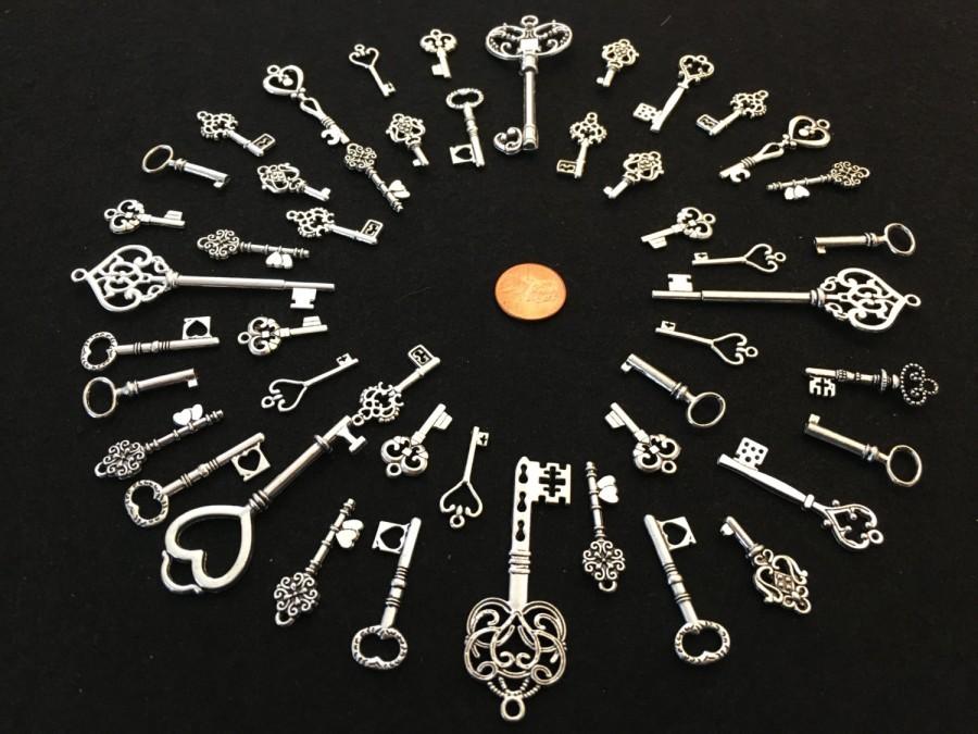 Hochzeit - 62 Bulk Lot Skeleton Keys Vintage Antique Look Replica Charms Jewelry Steampunk Wedding Bead Silver Pendant  Collection Reproduction Craft