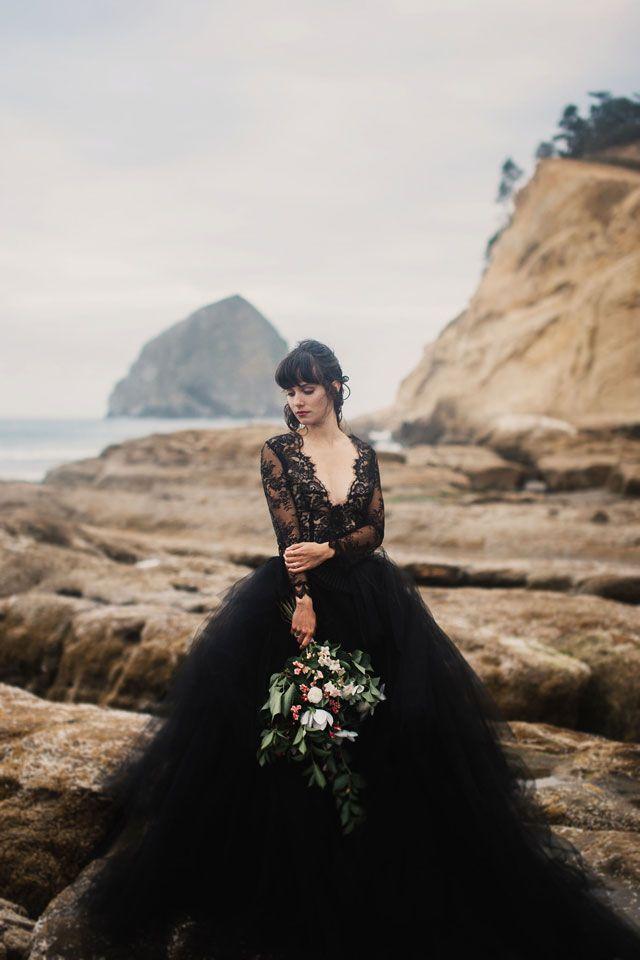 زفاف - 30 Of The Most Stunning Black Wedding Dresses