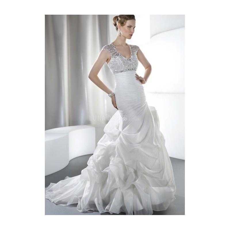 Mariage - Elegant Fit N Flare Organza Floor Length V Neck Wedding Dress With Pick ups - Compelling Wedding Dresses