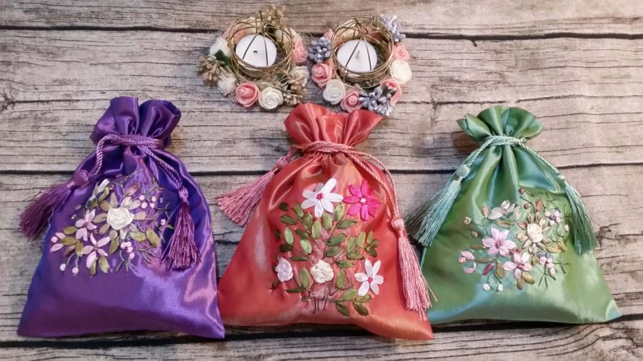 Hochzeit - Embroidery  Floral Bags ,Wedding Favor Bags, Gift Drawstring Bags, Christmas Gift Bags,Party Bags,Jewelry Bags
