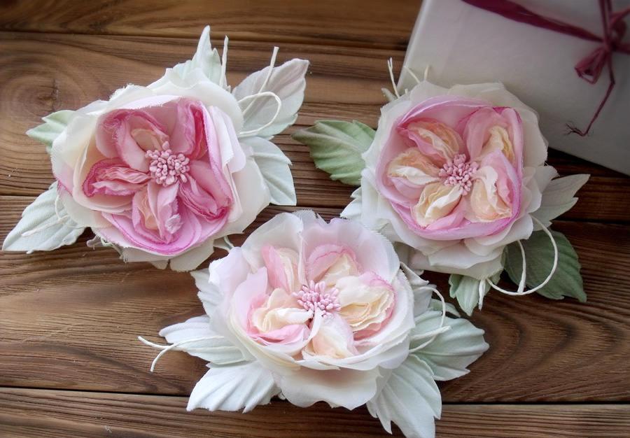 Hochzeit - Roses made of silk, rose vinage style, handmade roses, flower brooch, flower for the bride,wedding village,flower in hair,silk floristry