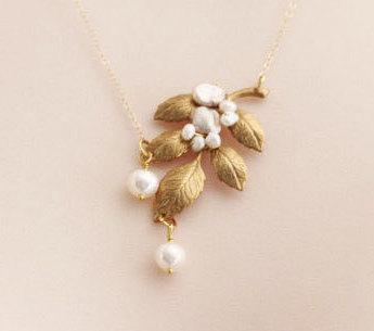 Hochzeit - Gold Pearl Leaf Necklace , Leaf Wedding Necklace,  Freshwater Pearl Necklace 14 karat Gold Filled