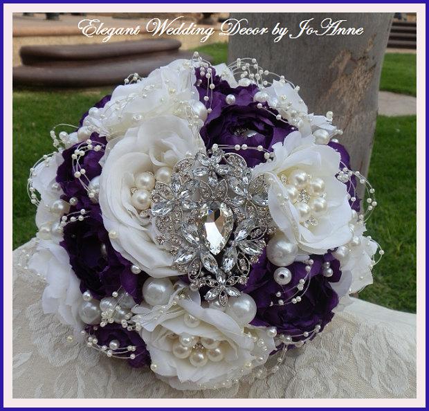 زفاف - PURPLE BROOCH BOUQUET, Deposit for a Custom Purple and ivory Jeweled Wedding Bouquet, Custom, purple Bouquet, brooch Bouquet, Full Price