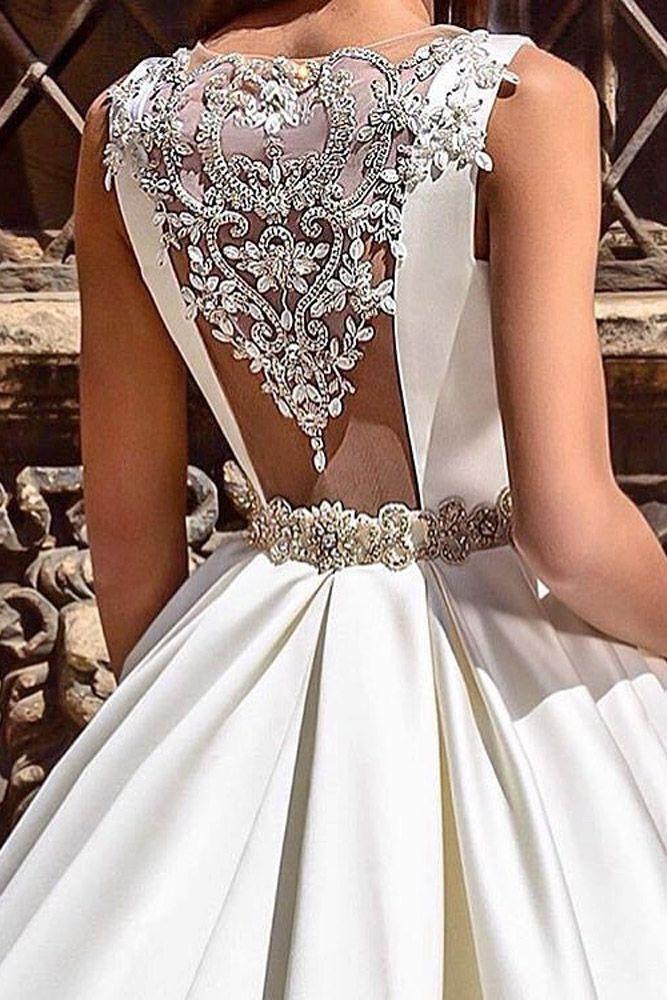 Свадьба - 30 Chic Bridal Dresses: Styles & Silhouettes