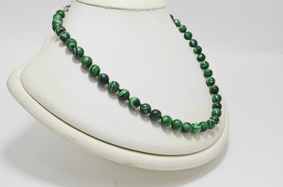 Hochzeit - Delicate Green Genuine Faceted Malachite Jewelry Chunky Necklace, Natural Gemstone Holiday Everyday Fashion Modern Minimal Beaded Necklace