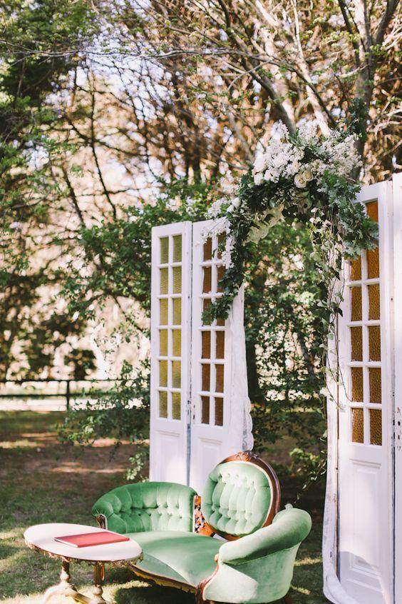 Hochzeit - Enchanting Berry Farm Wedding Decor