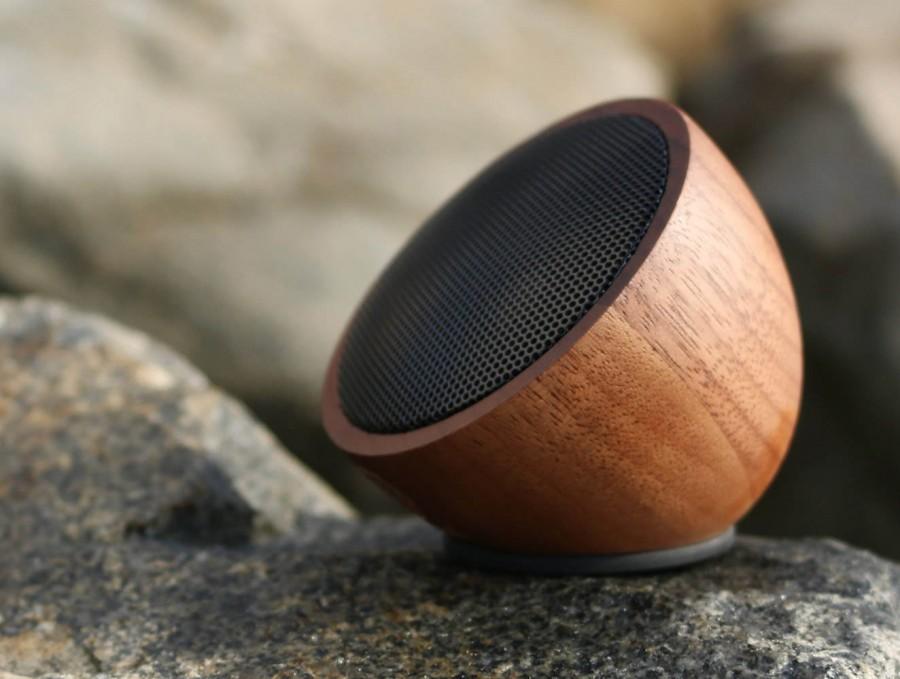 زفاف - Acoustic Acorn - Walnut Wood Bluetooth 3.0 Speaker - Wireless, Outdoor Ready
