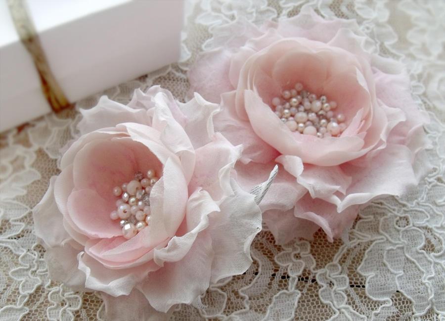 Свадьба - Flower from silk, wedding flower, rose from silk, pink roses, coiffure in hair, brooch made of silk, flower for bride, handmade flowers