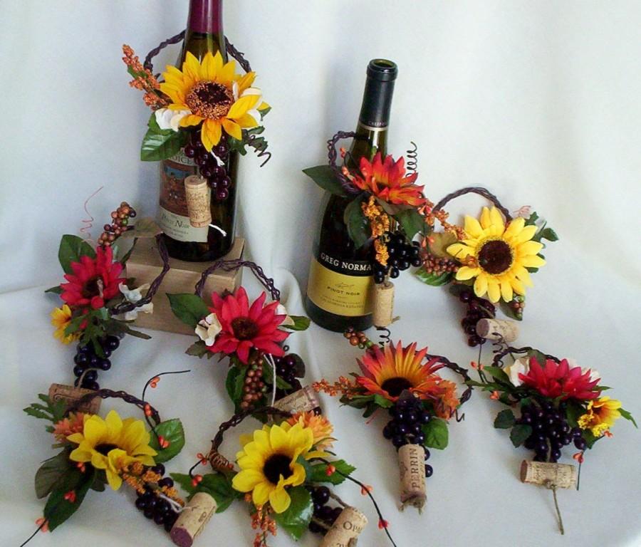 Mariage - Sunflower Bridal Centerpieces Wine toppers AmoreBride summer Vineyard wedding accessories fall reception decoration grapevine corks grapes