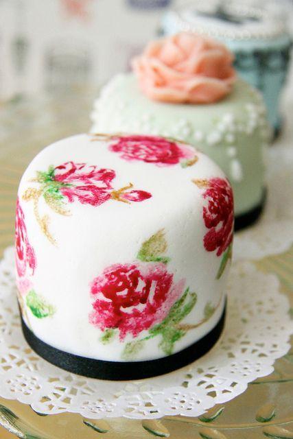 Wedding - Floral Mini Wedding Cakes