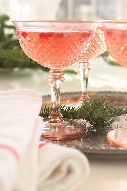 Hochzeit - Sparkling Cranberry Cider
