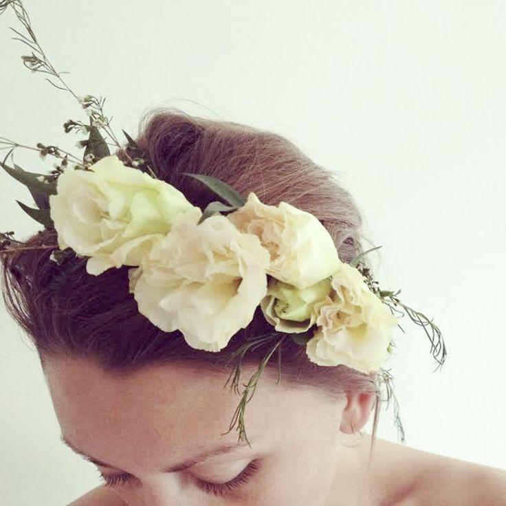 Hochzeit - How To Make A Floral Wedding Crown