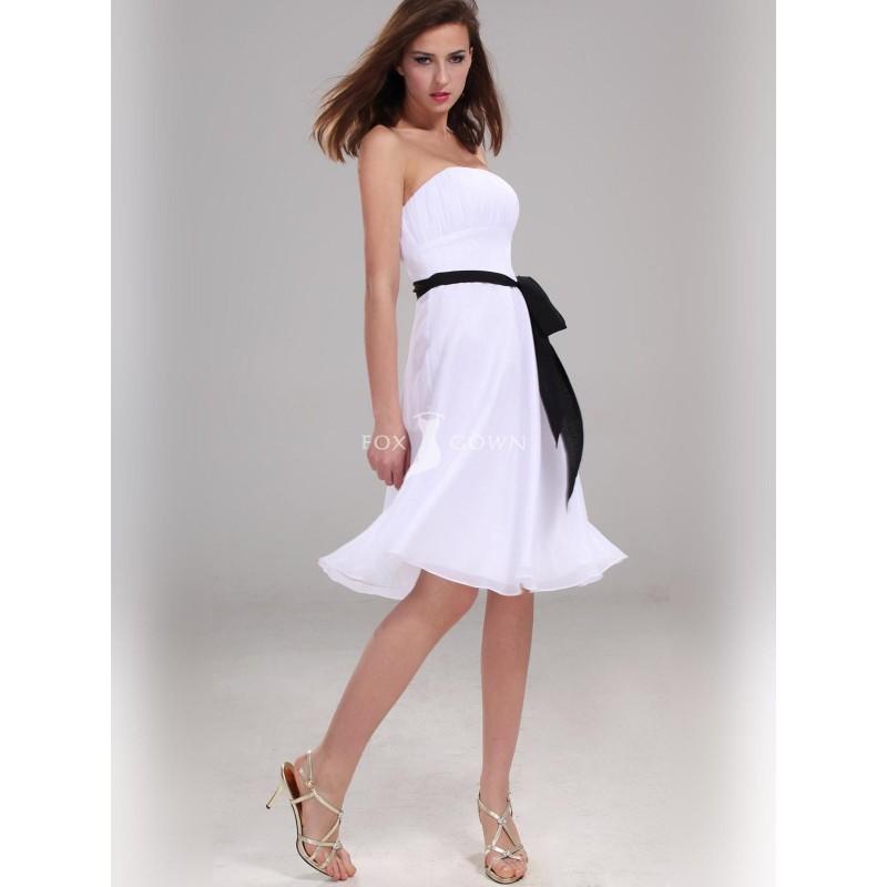 Mariage - Weißes schulterfreies kurze Homecoming Kleid mit plissierten Mieder - Festliche Kleider 