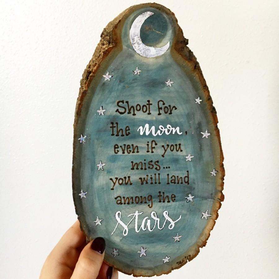 Hochzeit - Shoot for the moon wood burned wall art, moon and stars wall decor