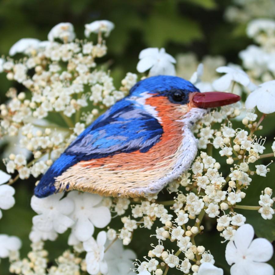 Wedding - Embroidered brooch bird - beautiful brooch- hand embroidered brooch kingfisher-Blue bird brooch Kingfisher-Pretty brooch gift-textile brooch