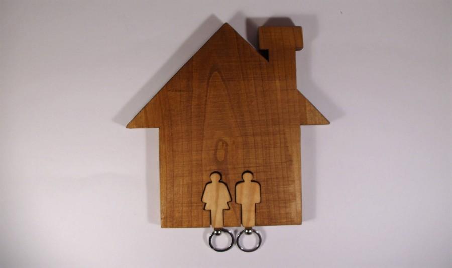 Mariage - Wall keychain holder in shape of a house with two keychains, Women and Man shape, Couple keychains, Wall key holder, House shape, Key holder