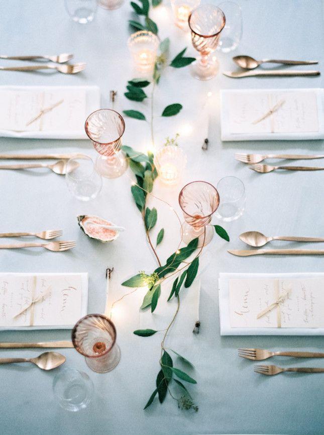 Mariage - 16 Minimalist Wedding Ideas That Show Less *Is* More