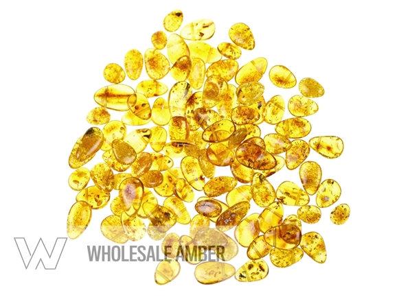 زفاف - Baltic amber loose beads. Amber beads with holes. Polished drop shaped amber pieces. 20 grams approx 100 beads. AS106