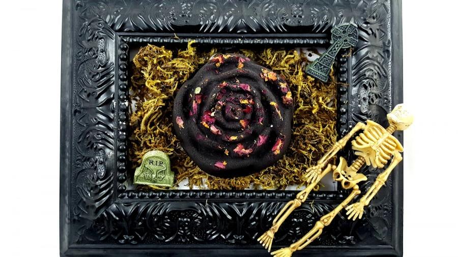 Свадьба - Morticia Black Rose Scented LARGE Rose Bath Bombs w. Real Roses