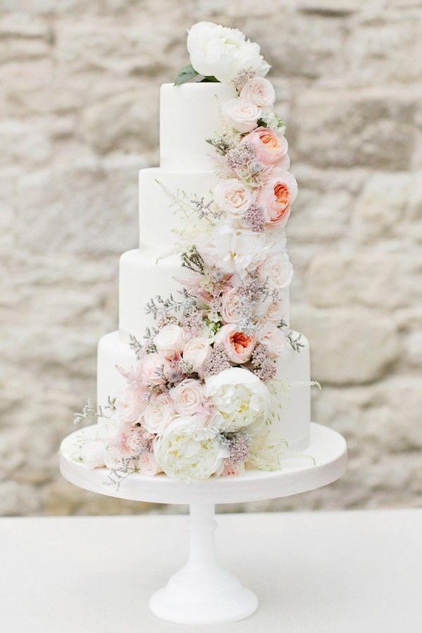 Hochzeit - How To Use Pretty Petals Throughout Your Spring Wedding