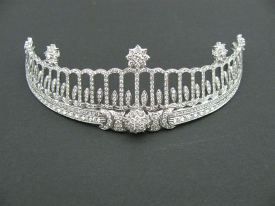 Свадьба - Tiaras And Crowns