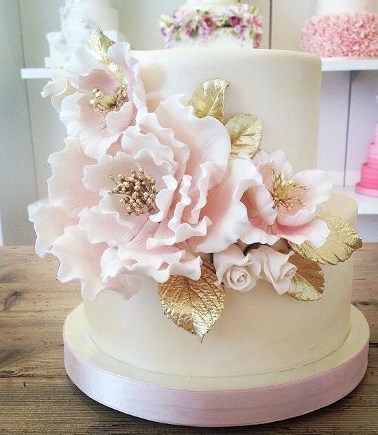 Mariage - White Floral Wedding Cake