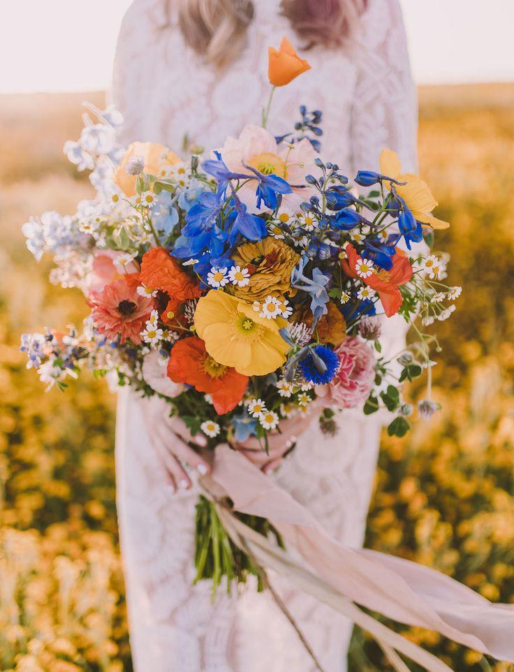 Свадьба - Sweet 70s Wildflower Bridal Inspiration
