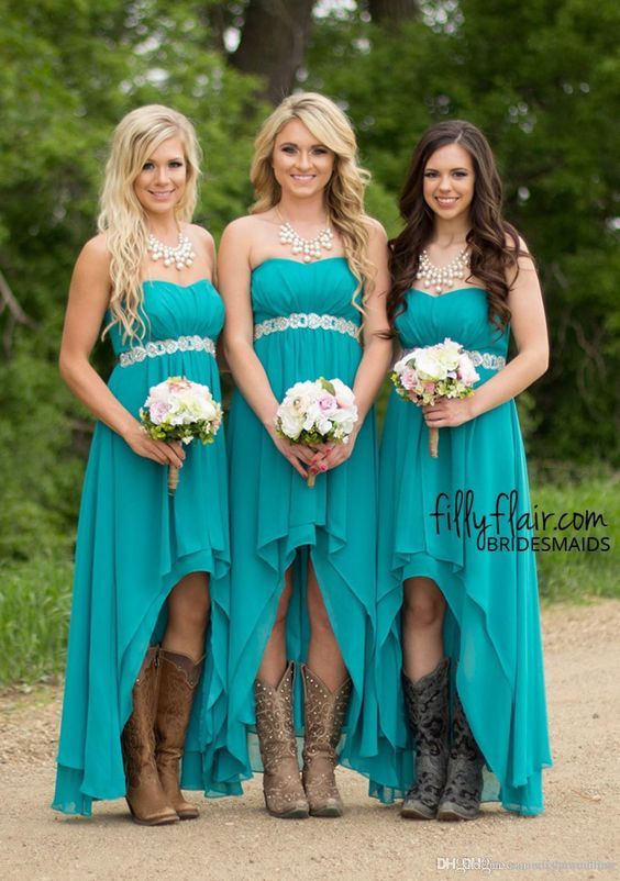 Hochzeit - 100 Bridesmaid Dresses So Pretty, They’ll Actually Wear Them Again