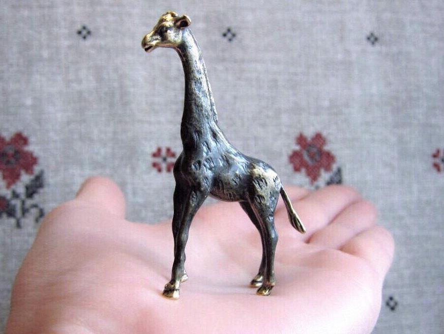 زفاف - bronze giraffe figurine, metal giraffe miniature, little giraffe statuette, small giraffe figure, metal safari animal miniature