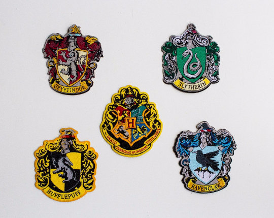 Свадьба - Harry Potter Set of 5 Hogwarts Houses patches - iron-on 3 inch patches