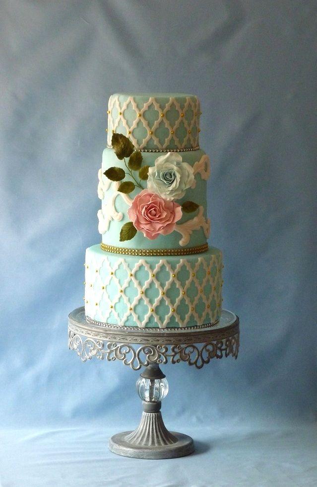 Wedding - Blue Wedding With Roses — Round Wedding Cakes