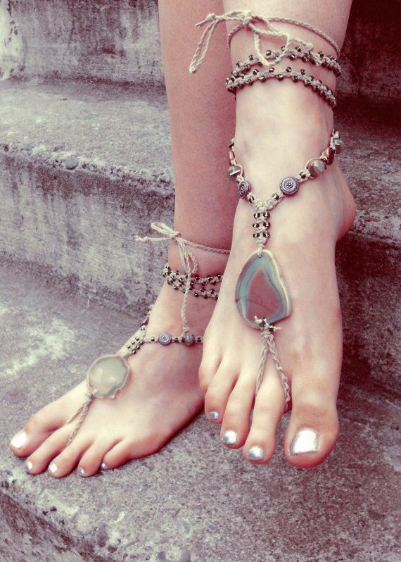 Mariage - Rustic Gypsy Barefoot Sandals. Bohemian Macrame Jewelry. Micromacrame Bottomless Sandals. Sexy Beach Or Festival Anklet