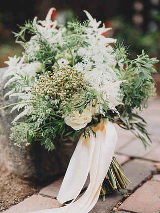 زفاف - 15 Stunning Greenery Wedding Bouquets