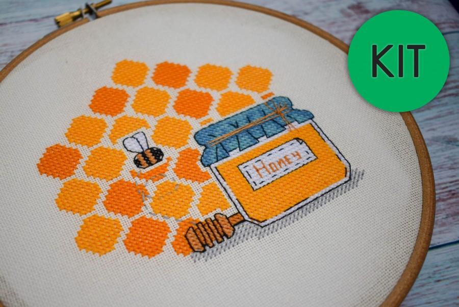 زفاف - Cross stitch kit. Modern cross stitch kit "Honey". Easy cross stitch kit for begginers. Needlework kit. Ready to ship. Counted cross stitch