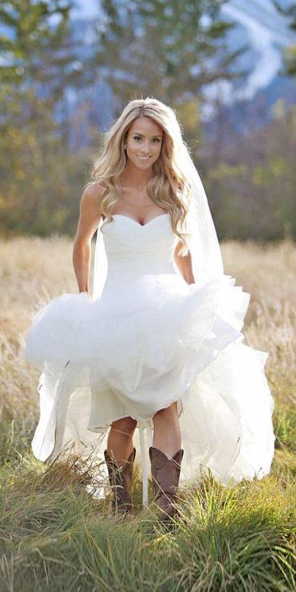 Свадьба - 24 Bridal Inspiration: Country Style Wedding Dresses