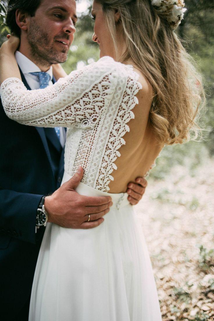 Mariage - A Bohemian, Backless Gown For A Woodland Wedding In Spain