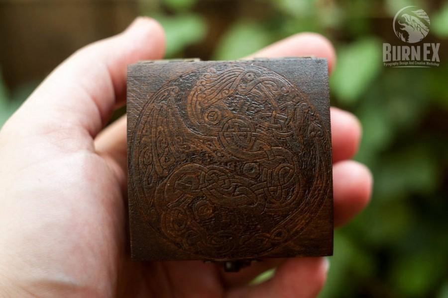 Mariage - nordic design, celtic dragon, celtic knot, jewelry box, custom box, keepsake box, box for rings, tiny box, little box, celtic design.