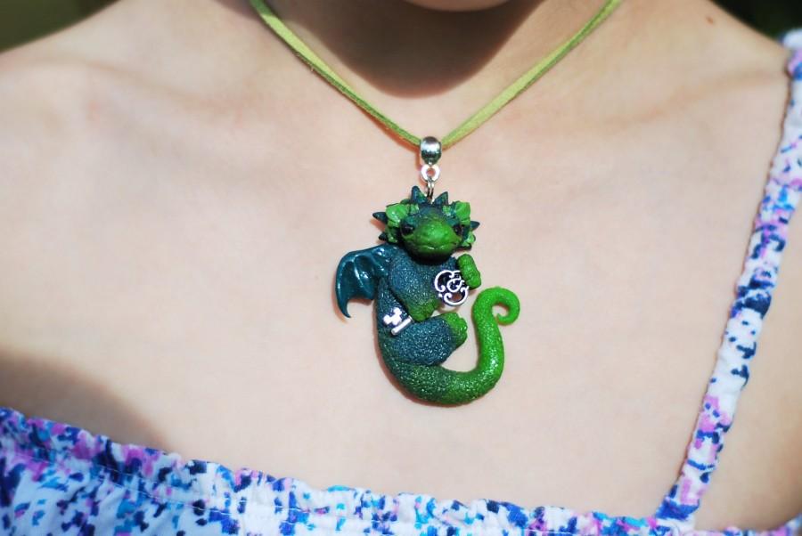 Mariage - housewarming gift girl lover green gift friend jewelry dragon style pendant art dragon love daughter gift green dragon art pendant gift