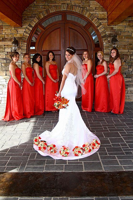 Свадьба - 30 Must-Have Wedding Photos With Your Bridesmaids