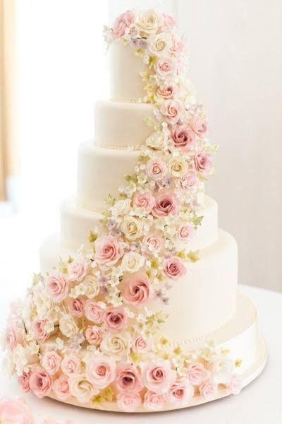 زفاف - Cascading Roses Cake