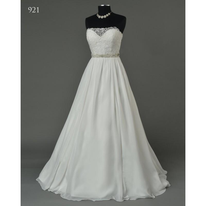 زفاف - Lace and chiffon wedding gown with lace bolero - Hand-made Beautiful Dresses