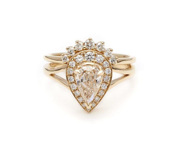 Hochzeit - Brilliant Pear Rosette Ring - Yellow Gold & White Diamond (1.02ct)